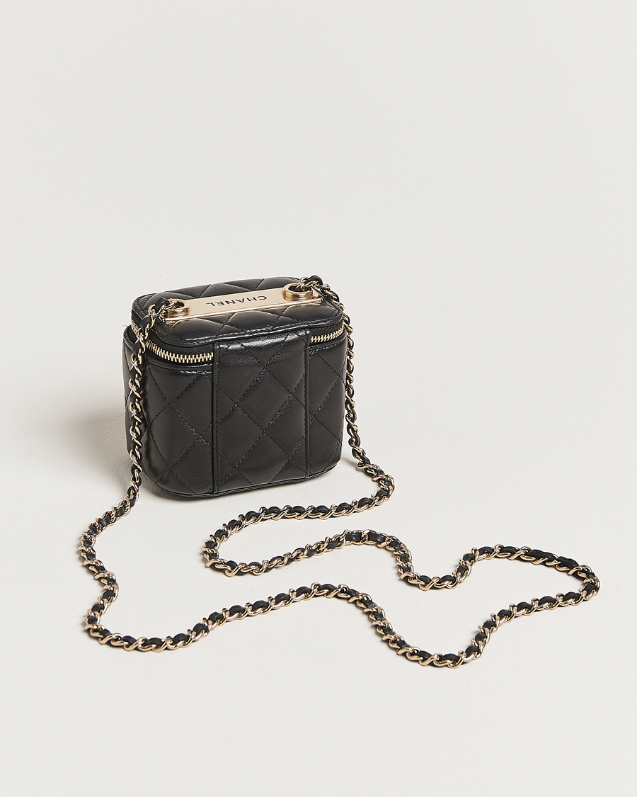 Herr | Gifts for Her | Chanel Pre-Owned | Vanity Chain Shoulder Bag Lambskin Matelassé Black