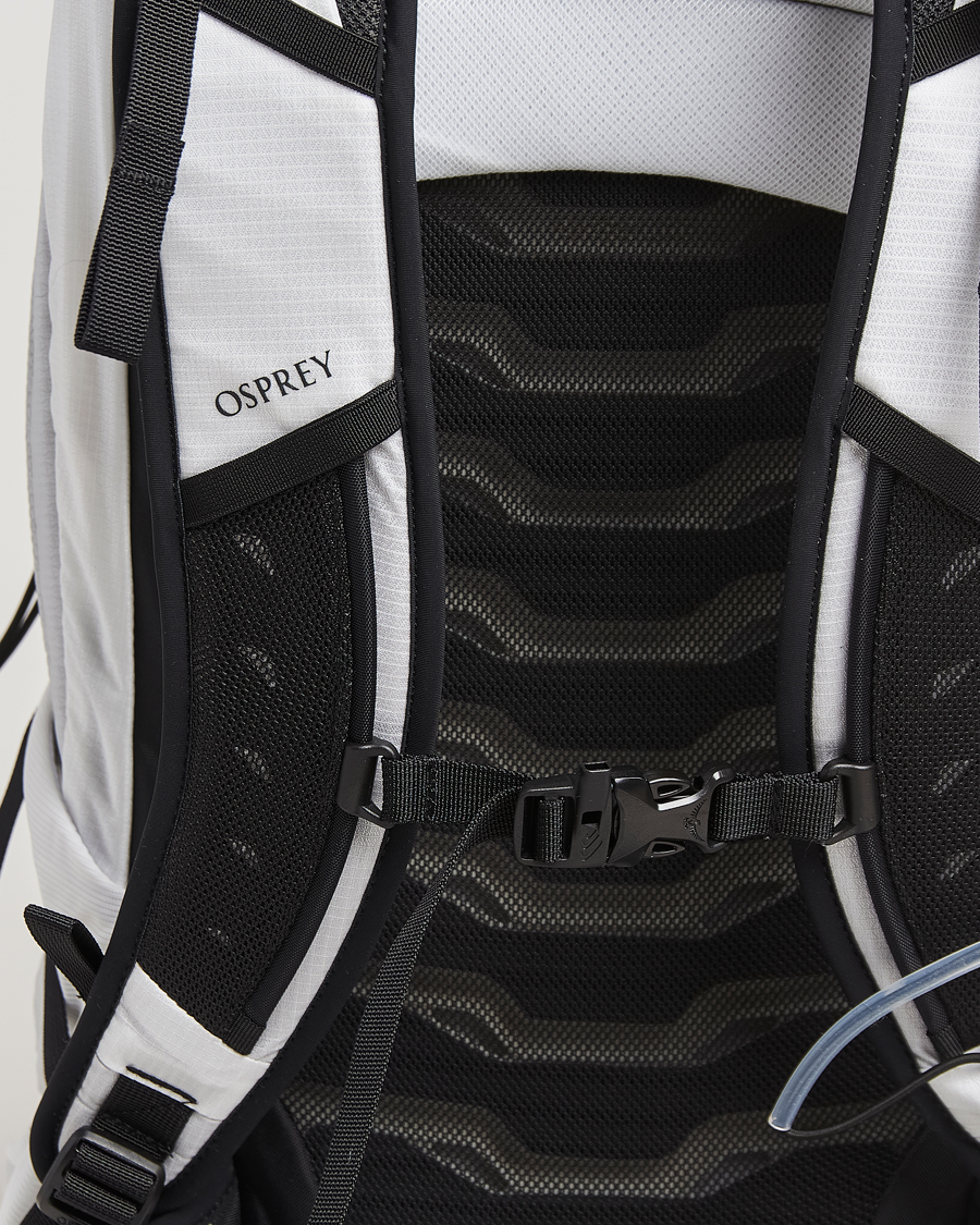 Herr | Väskor | Osprey | Talon 22 White/Black