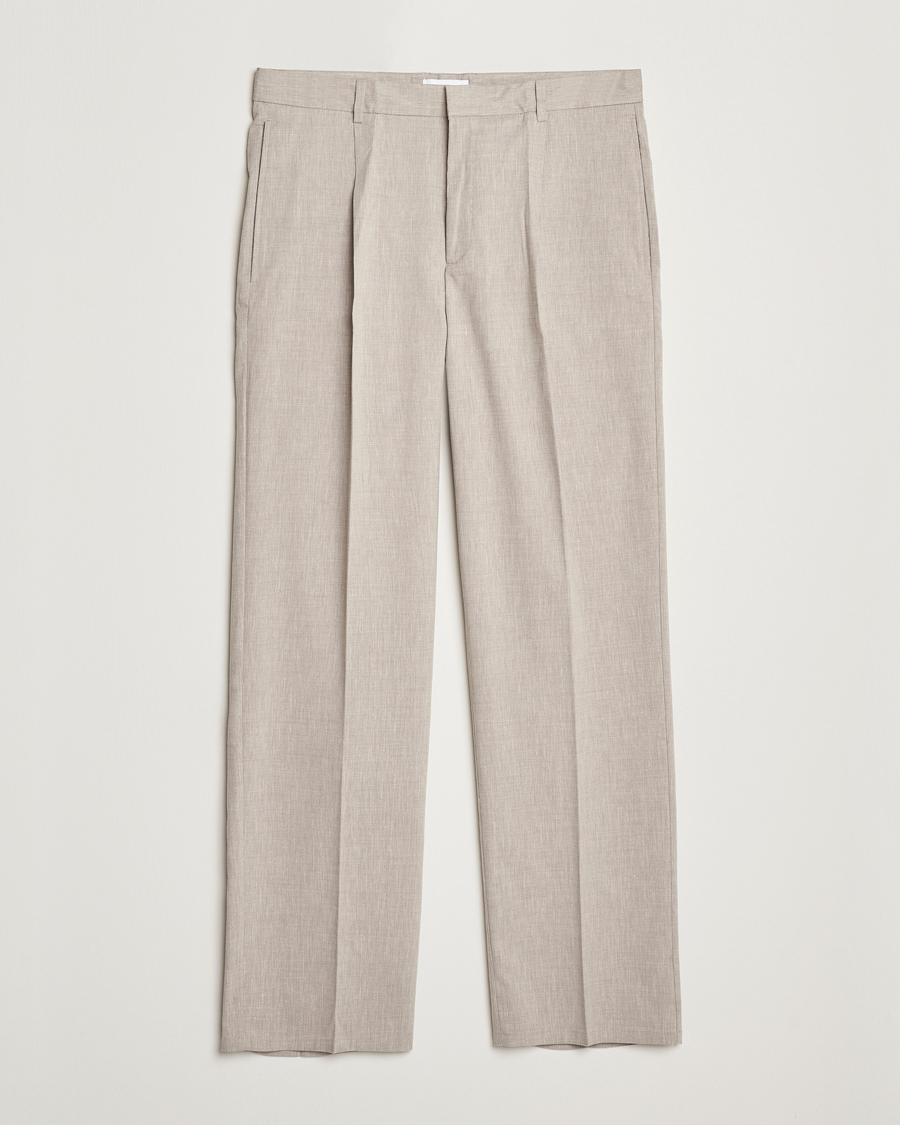 Herr | Byxor | LES DEUX | Reece Pleated Slub Suit Pants Light Sand