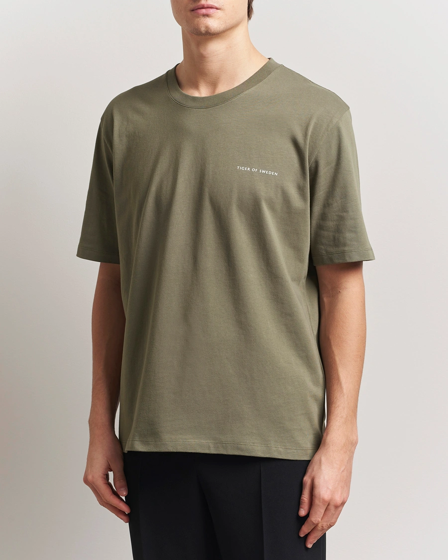Herr | T-Shirts | Tiger of Sweden | Pro Cotton Logo T-Shirt Dusty Green