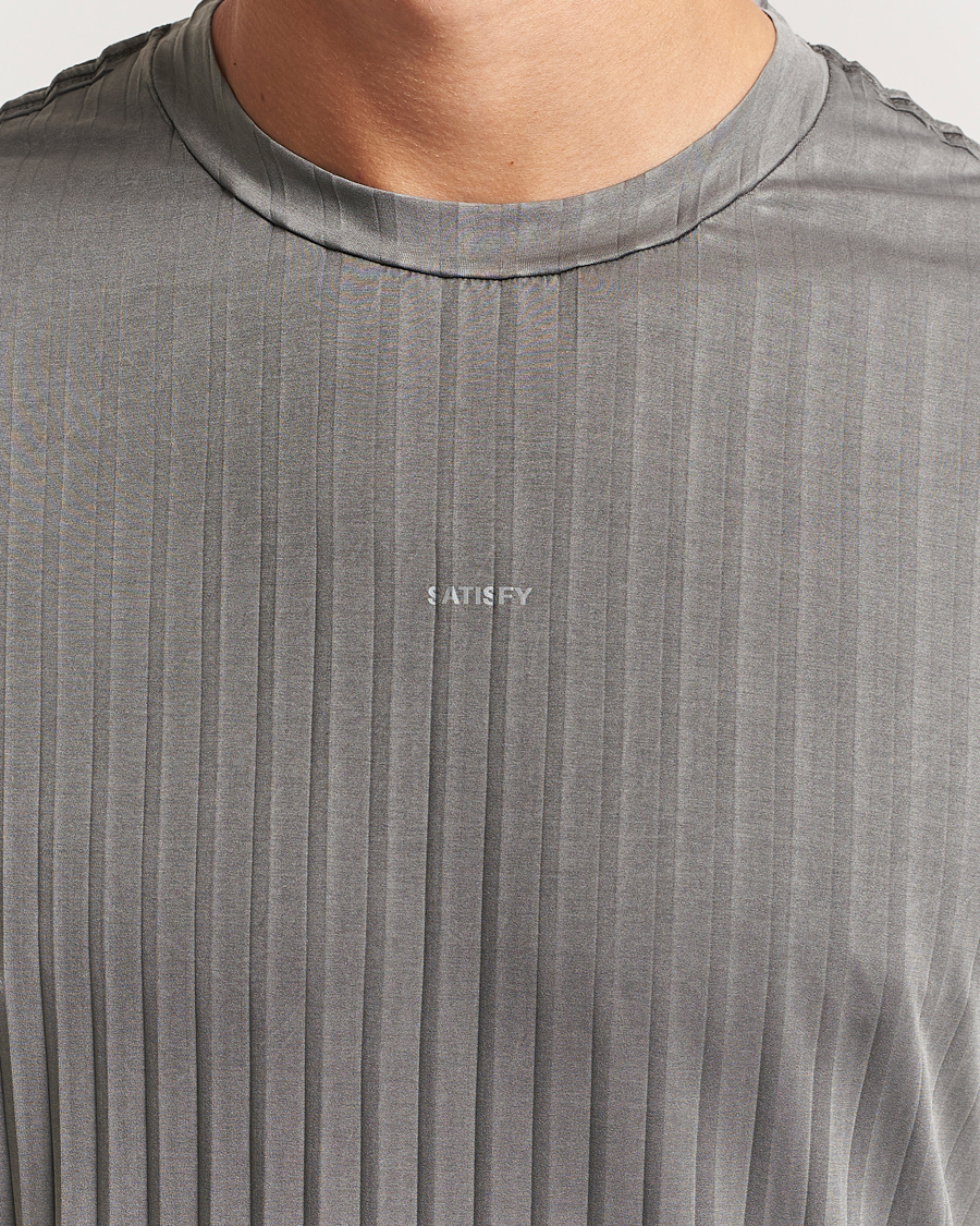 Herr | T-Shirts | Satisfy | Pleated AuraLite T-Shirt Mineral Graphite