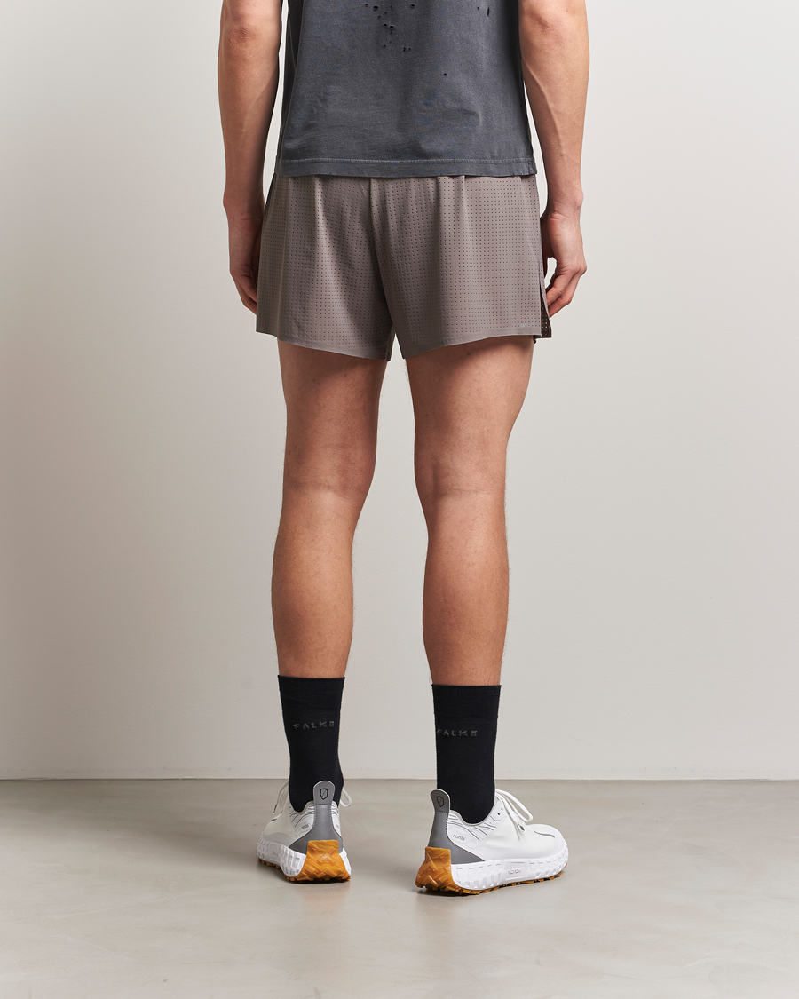 Herr | Shorts | Satisfy | Space-O 5 Inch Shorts Taupe