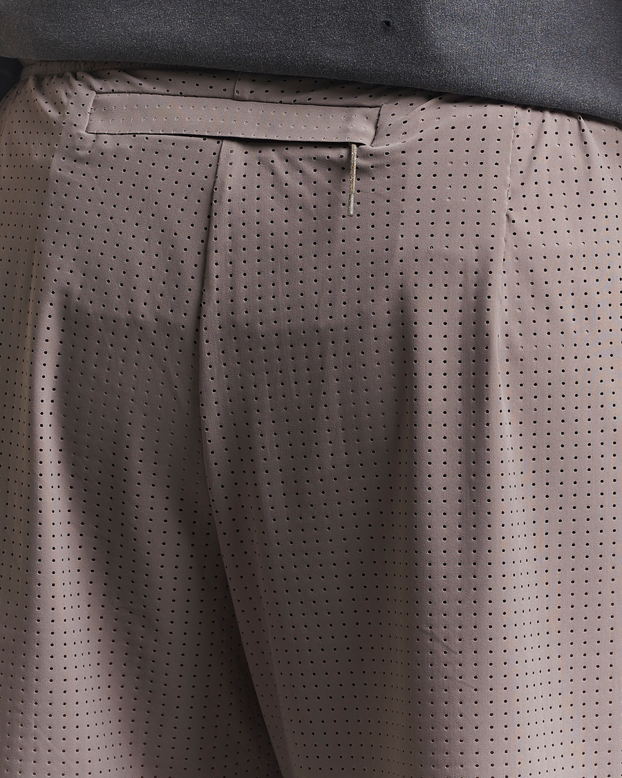 Herr | Shorts | Satisfy | Space-O 5 Inch Shorts Taupe