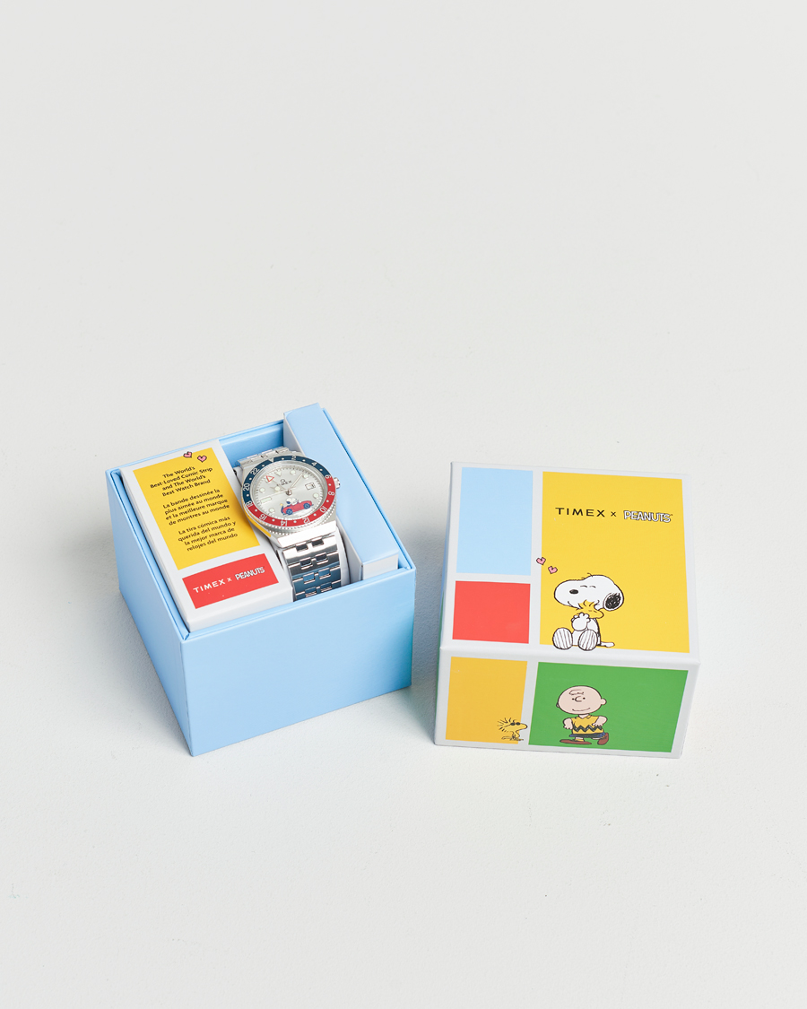 Herr | Timex Timex X Peanuts Q GMT Snoopy 38mm Silver Dial | Timex | X Peanuts Q GMT Snoopy 38mm Silver Dial