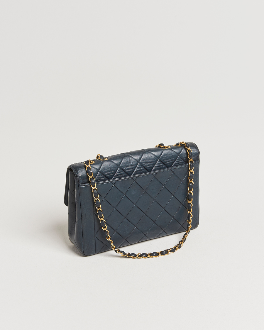 Herr | Pre-Owned & Vintage Bags | Chanel Pre-Owned | Classic Medium Single Flap Bag Lambskin Navy