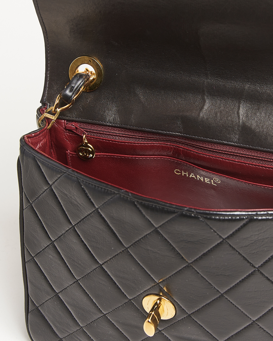 Herr | Chanel Pre-Owned Classic Flap Bag Deca Squared Lambskin Black | Chanel Pre-Owned | Classic Flap Bag Deca Squared Lambskin Black