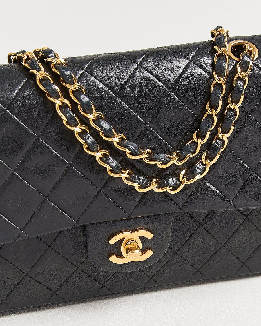 Herr | Chanel Pre-Owned Classic Medium Double Flap Bag Lambskin Black | Chanel Pre-Owned | Classic Medium Double Flap Bag Lambskin Black