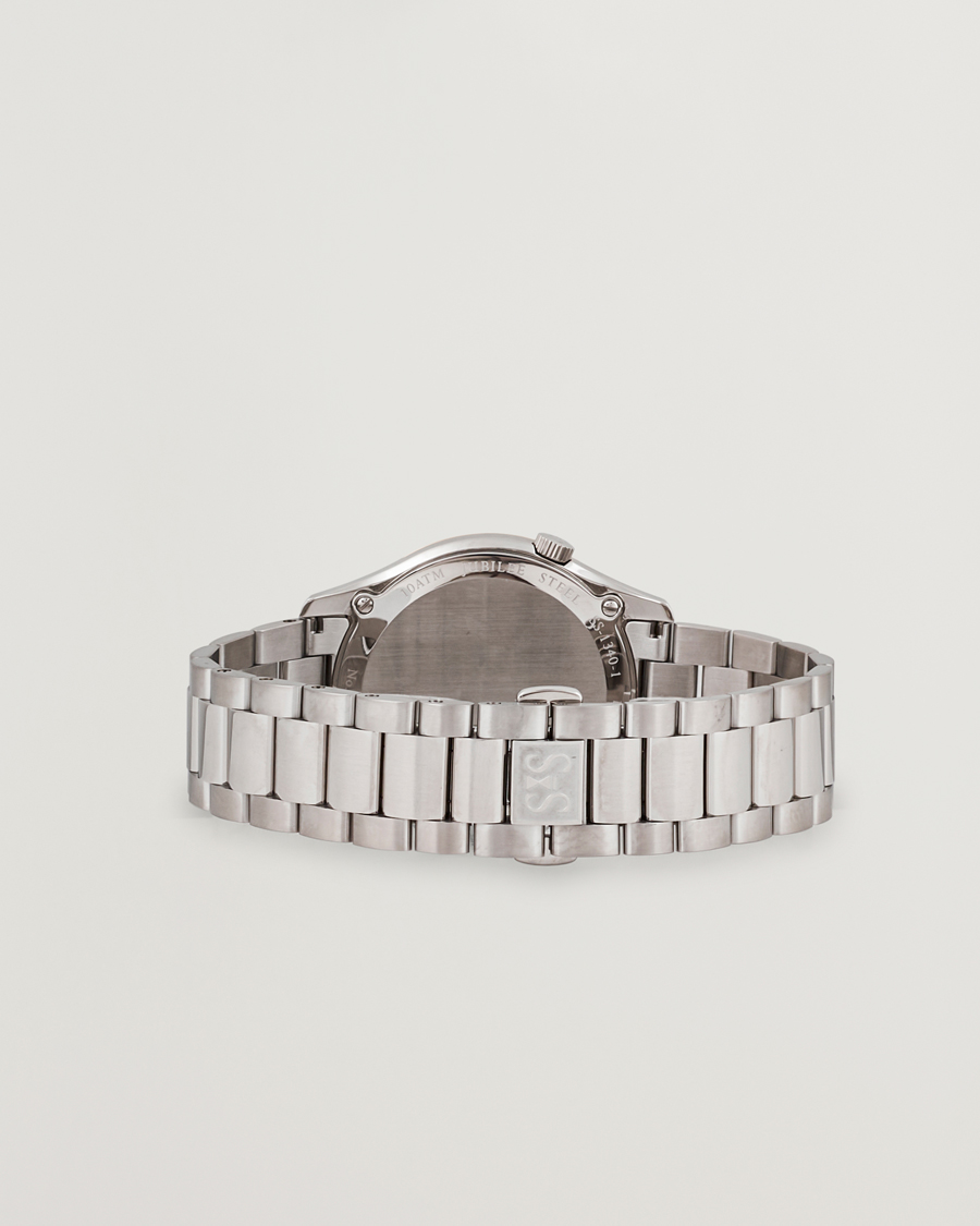 Herr | Sjöö Sandström Jubilee Steel Quartz 40mm Gold Bezel White/Steel | Sjöö Sandström | Jubilee Steel Quartz 40mm Gold Bezel White/Steel