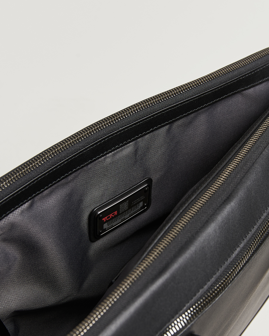 Herr | TUMI Harrison Sycamore Slim Leather Brief Black | TUMI | Harrison Sycamore Slim Leather Brief Black