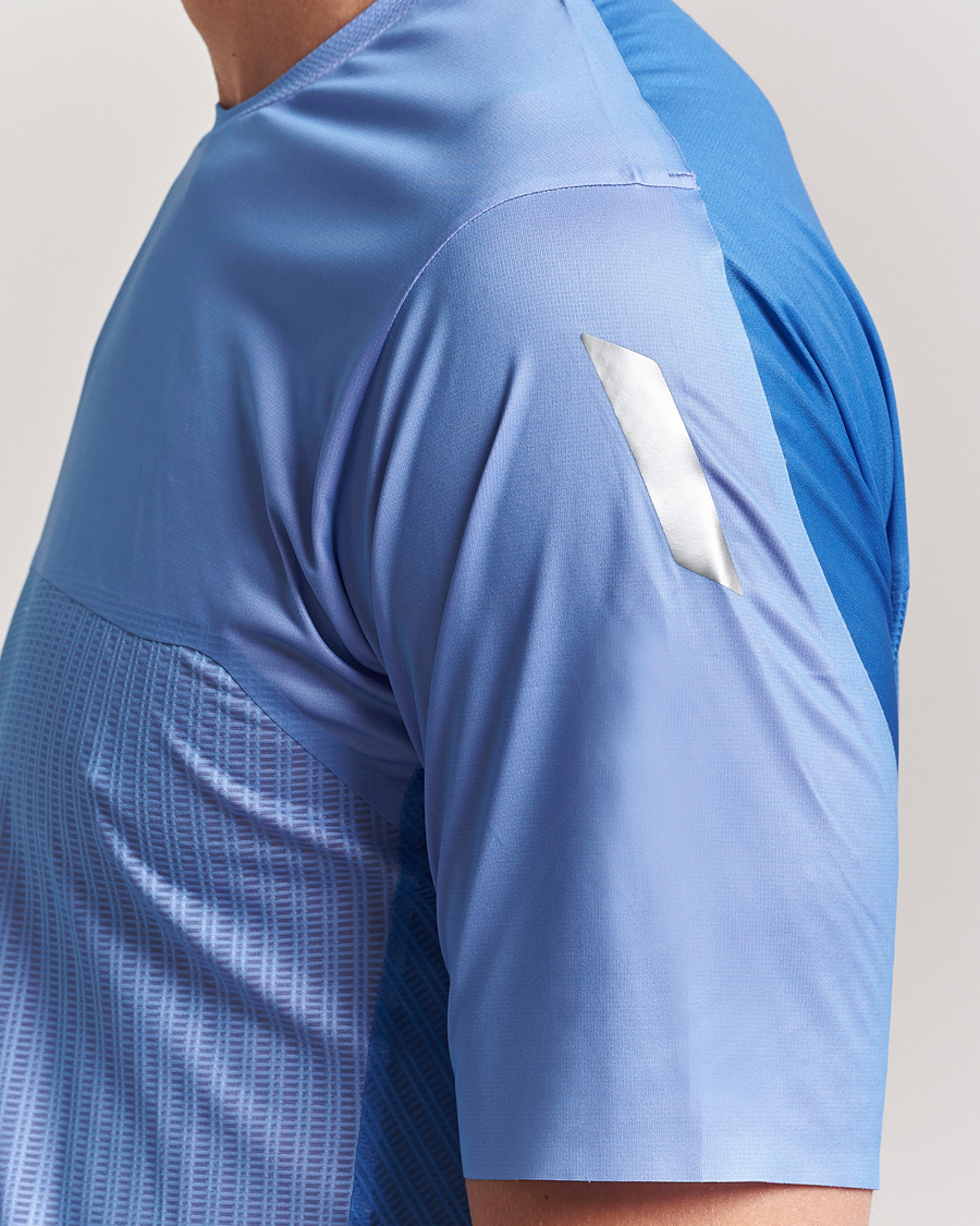 Herr | T-Shirts | SOAR Running | Hot Weather Tee Lilac Blue