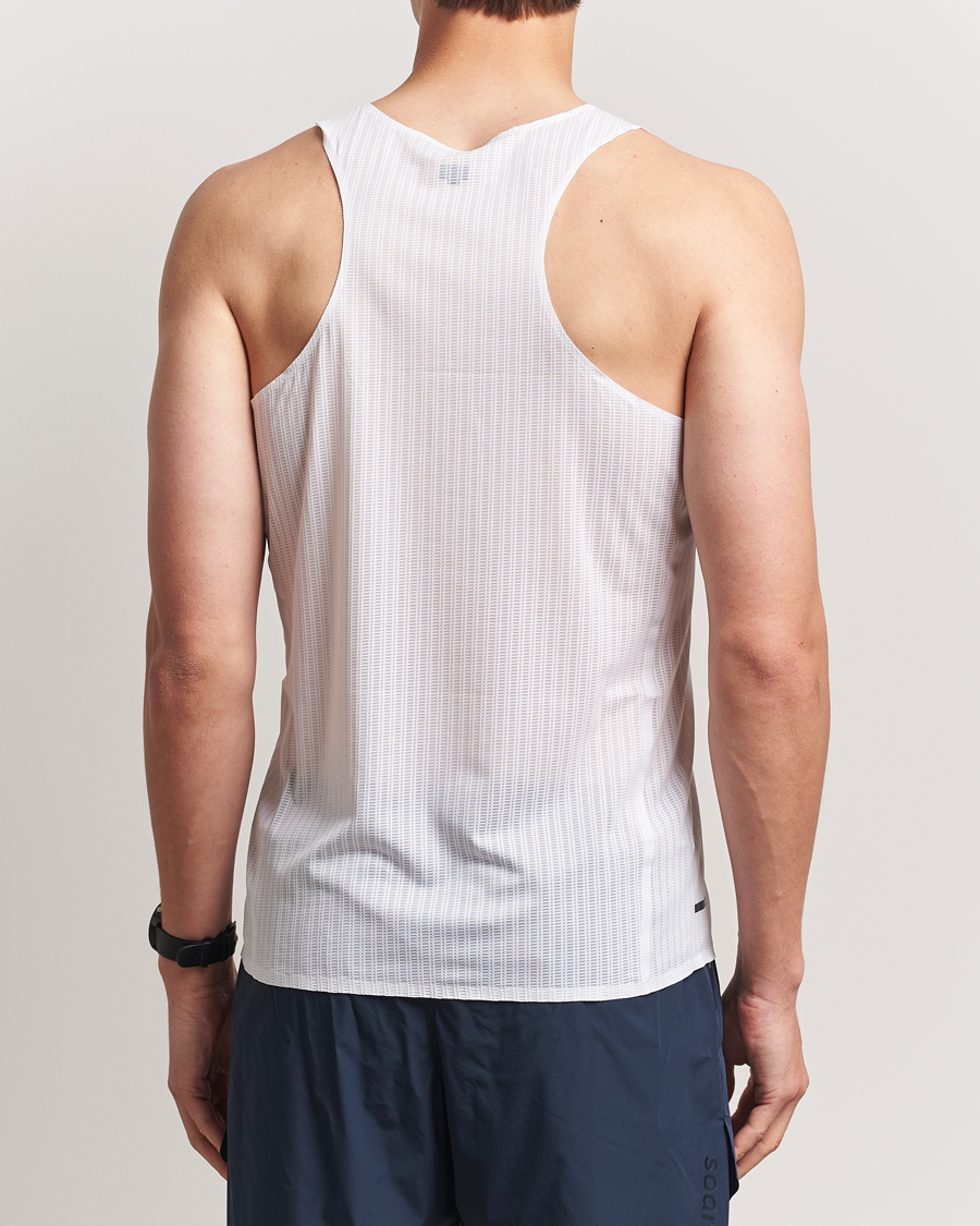Herr | T-Shirts | SOAR Running | Race Vest White