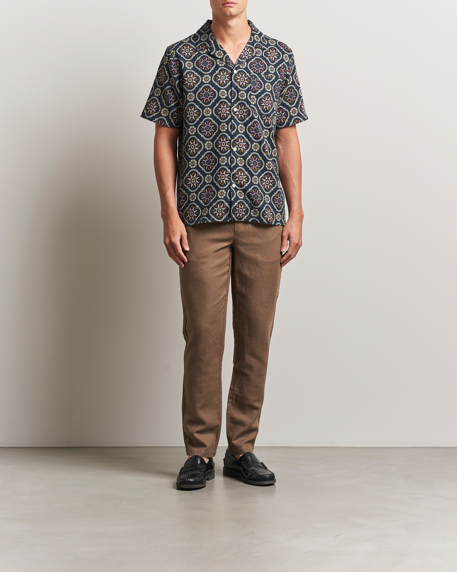Herr | Skjortor | LES DEUX | Lucas AOP Tapestry Shirt Dark Navy