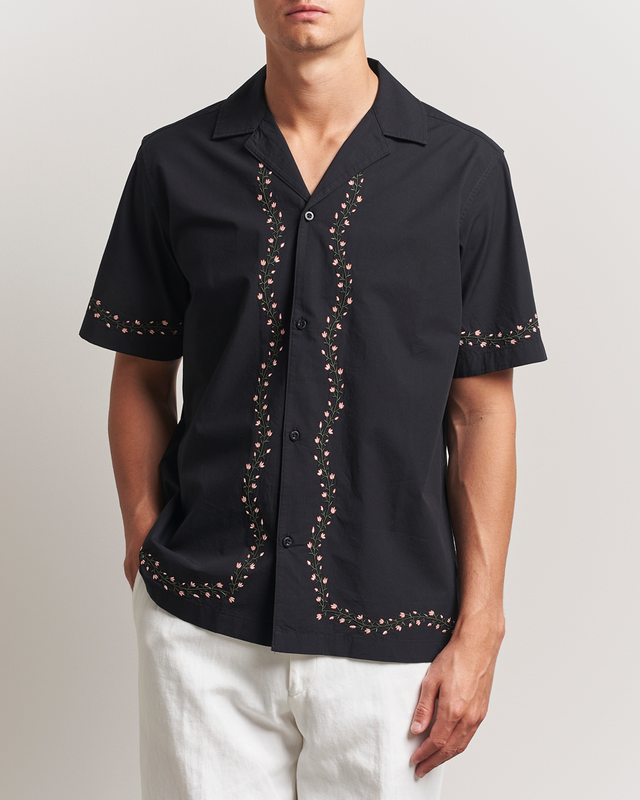 Herr | Skjortor | LES DEUX | Lesley Embroidery Short Sleeve Shirt Black