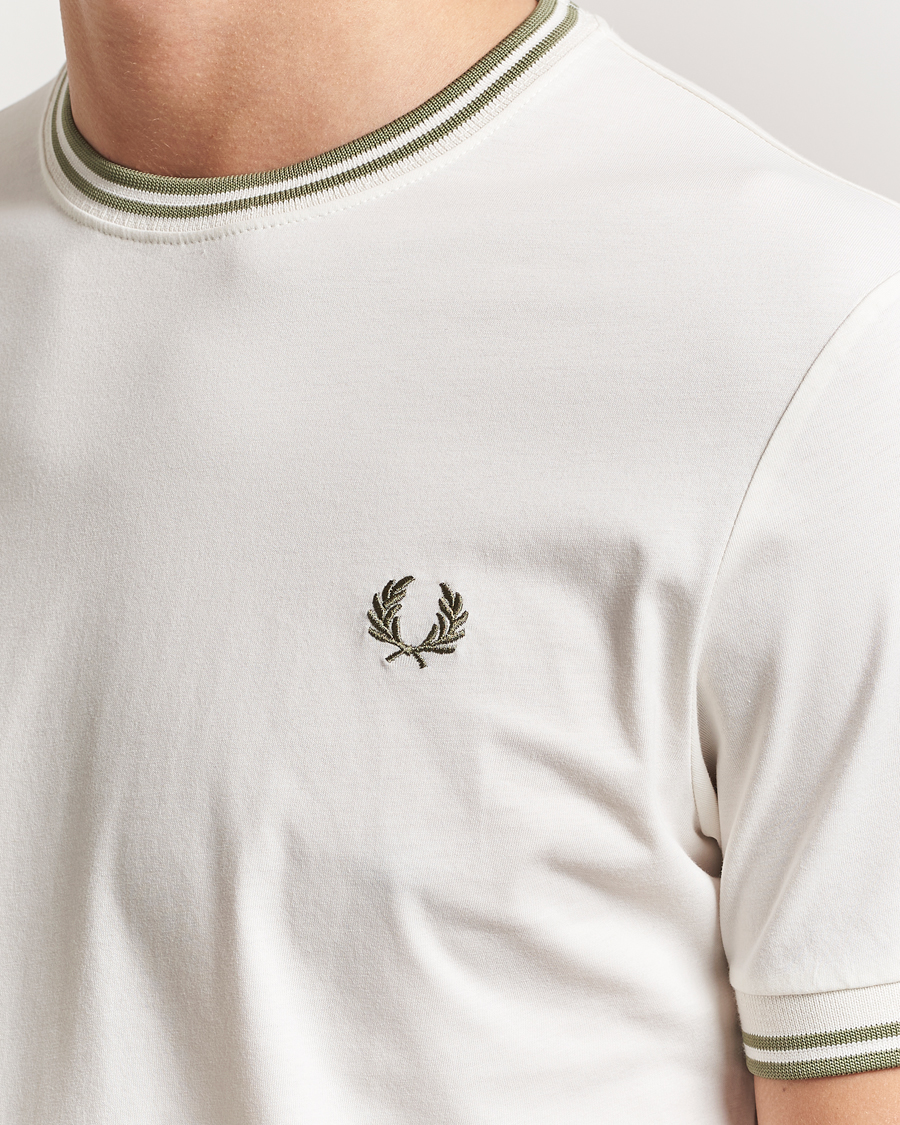 Herr | T-Shirts | Fred Perry | Twin Tipped T-Shirt Light Ecru