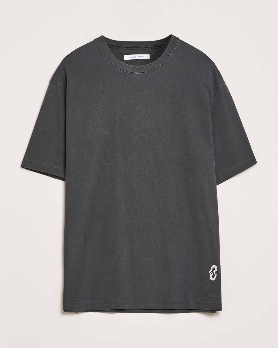 Herr | T-Shirts | Samsøe Samsøe | Printed Swirl Crew Neck T-Shirt Washed Black