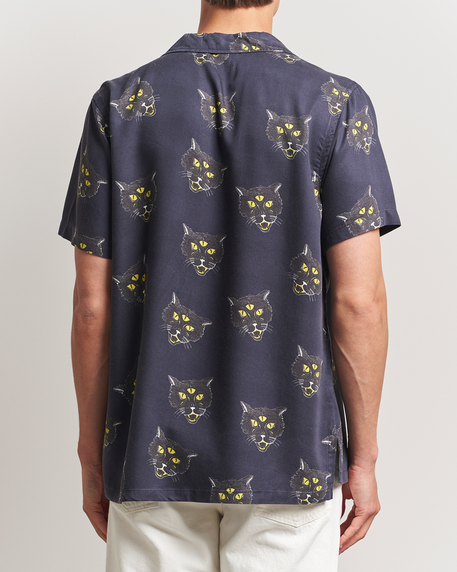 Herr | Skjortor | Nudie Jeans | Arvid The Cat Hawaii Shirt Antracite
