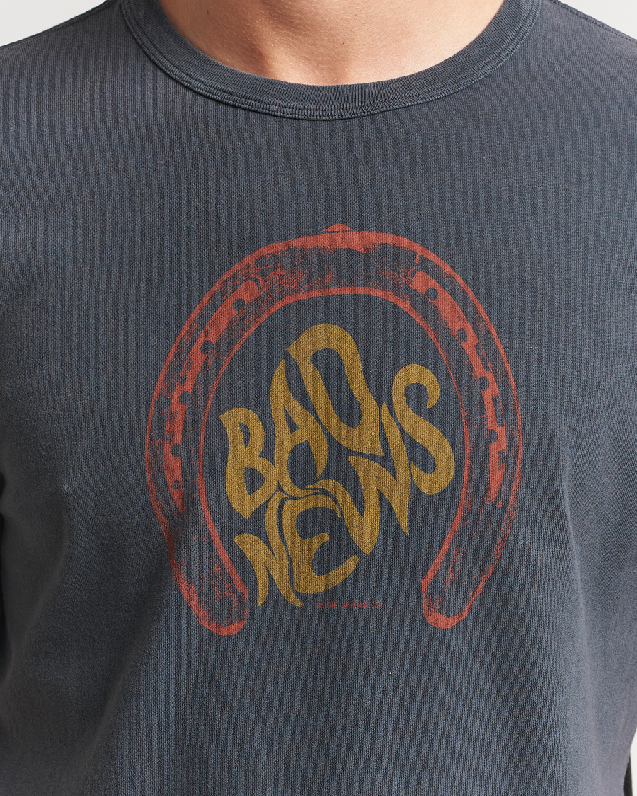 Herr | T-Shirts | Nudie Jeans | Ricky Bad News T-Shirt Antracite