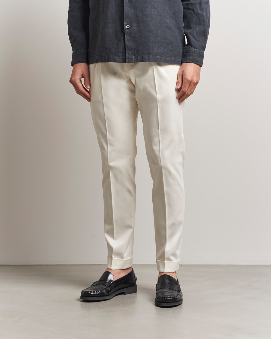 Herr | Byxor | Tiger of Sweden | Tenuta Pleated Cotton Trousers Soft White