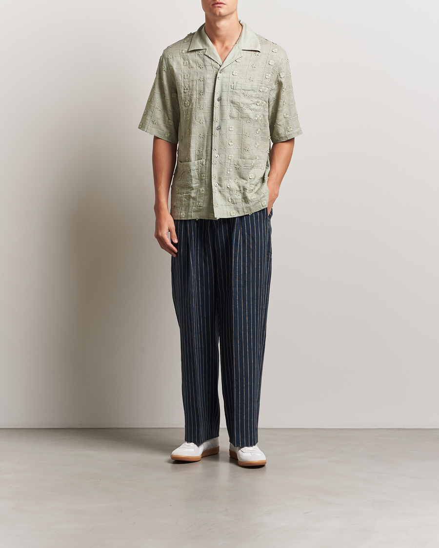 Herr | Skjortor | NN07 | Ben Lyocell Fil-Coupé Embroidery Anglaise Shirt Sage Green