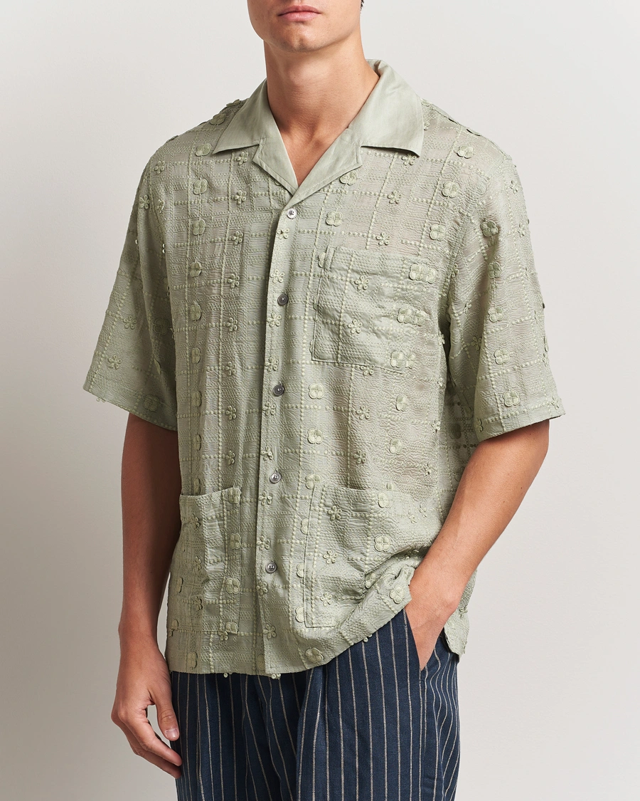 Herr | Skjortor | NN07 | Ben Lyocell Fil-Coupé Embroidery Anglaise Shirt Sage Green