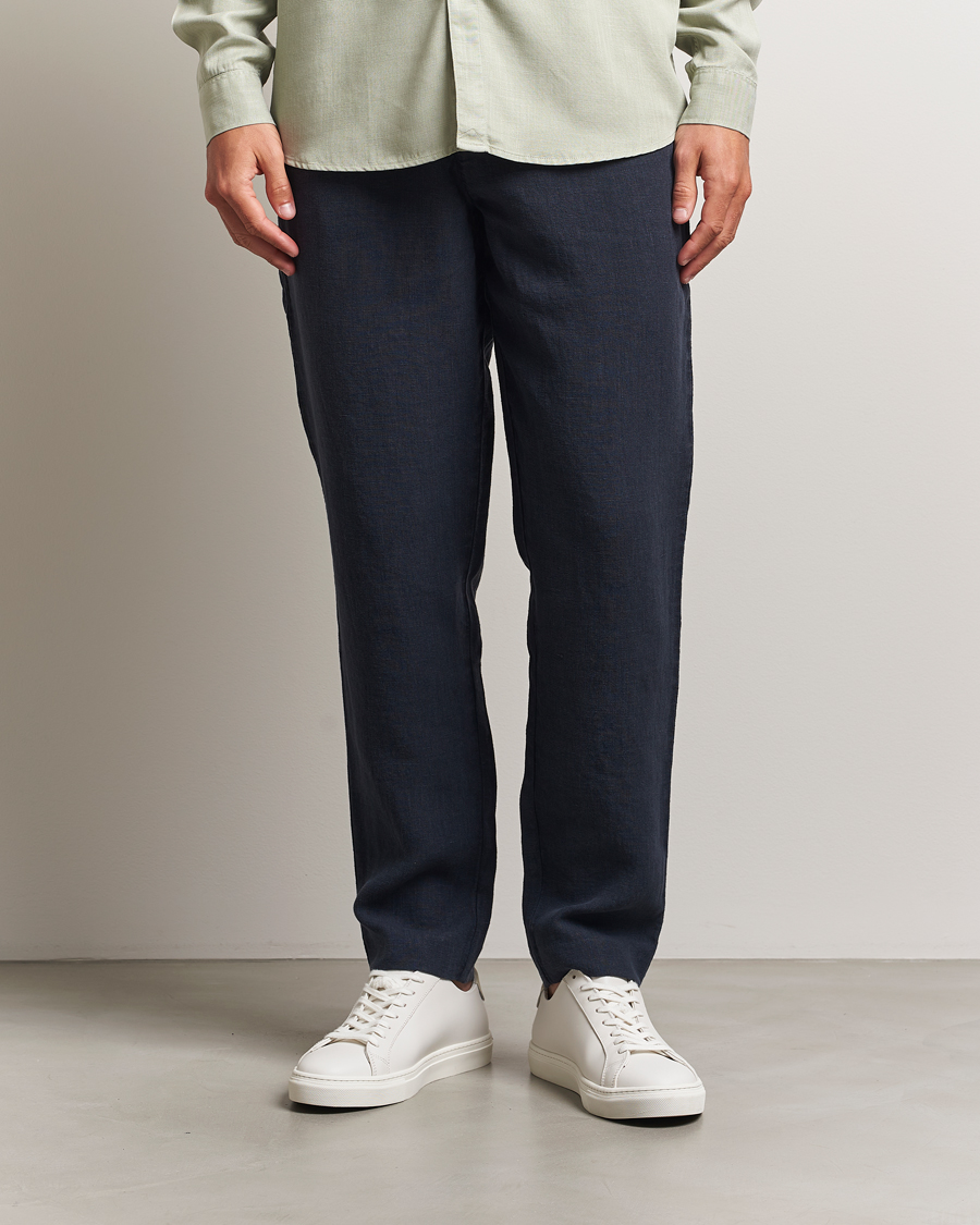 Herr | Byxor | A Day's March | Madu Linen Trousers Navy