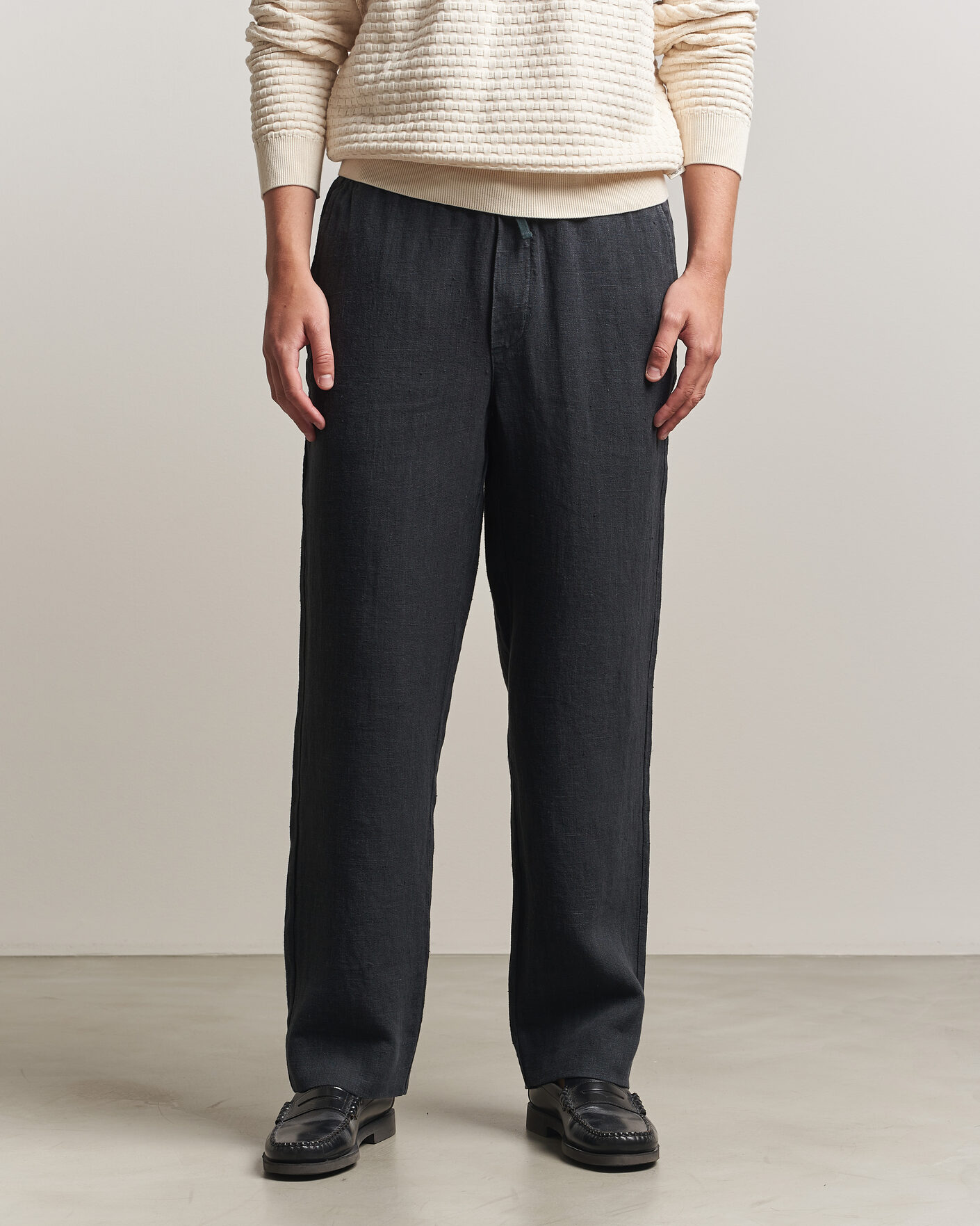Herr | Byxor | A Day's March | Tamiat Linen Drawstring Trousers Black