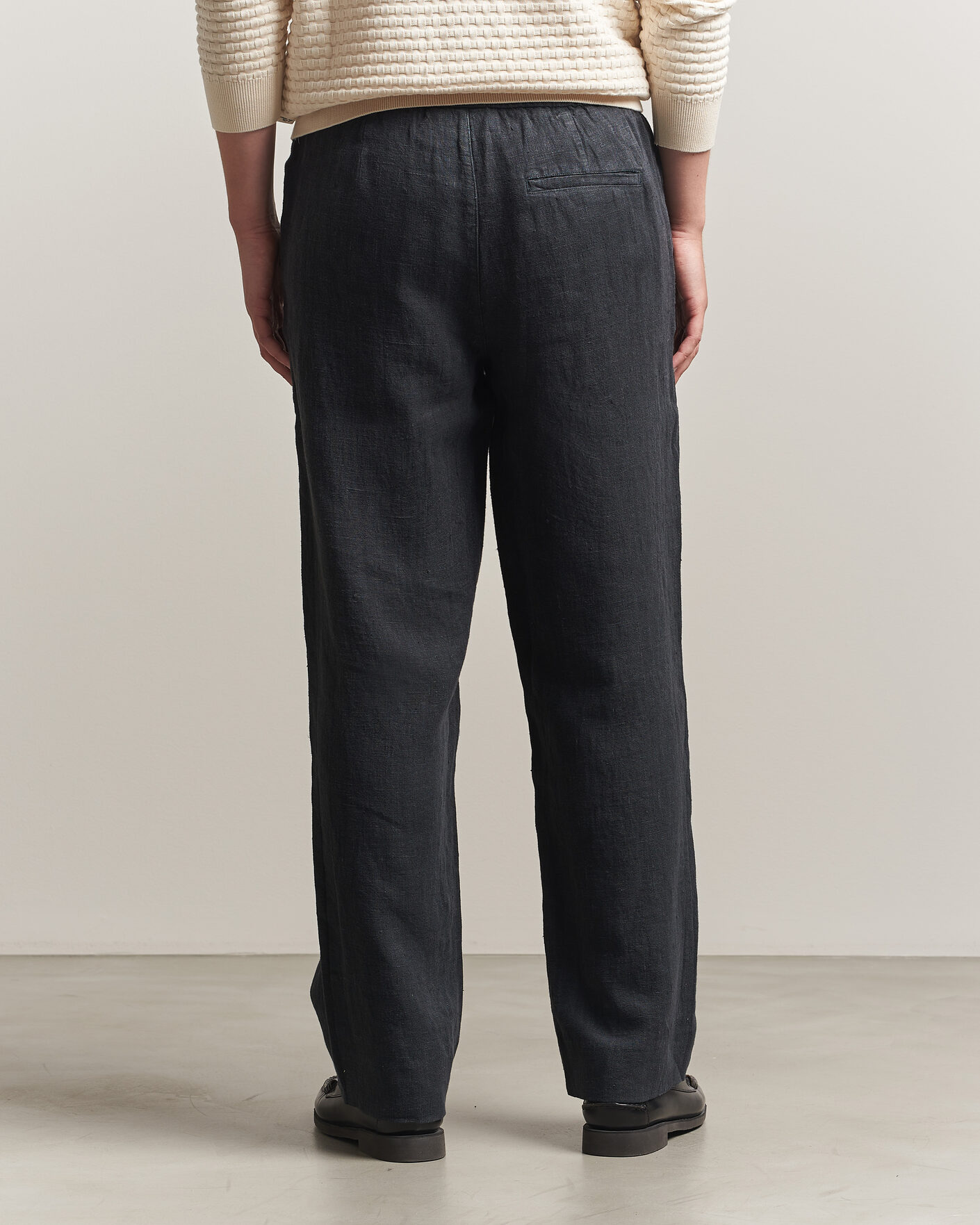 Herr | Byxor | A Day's March | Tamiat Linen Drawstring Trousers Black