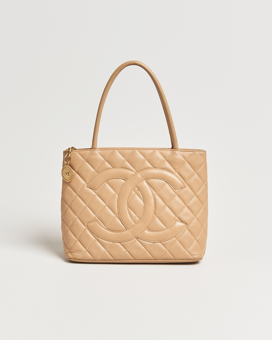 Herr | Gifts for Her | Chanel Pre-Owned | Medallion Tote Bag Caviar Beige
