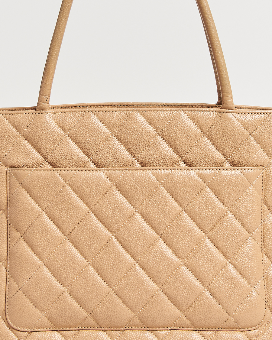 Herr | Gifts for Her | Chanel Pre-Owned | Medallion Tote Bag Caviar Beige