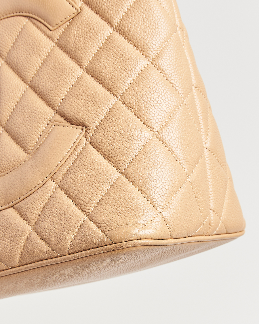 Herr | Gifts for Her | Chanel Pre-Owned | Medallion Tote Bag Caviar Beige