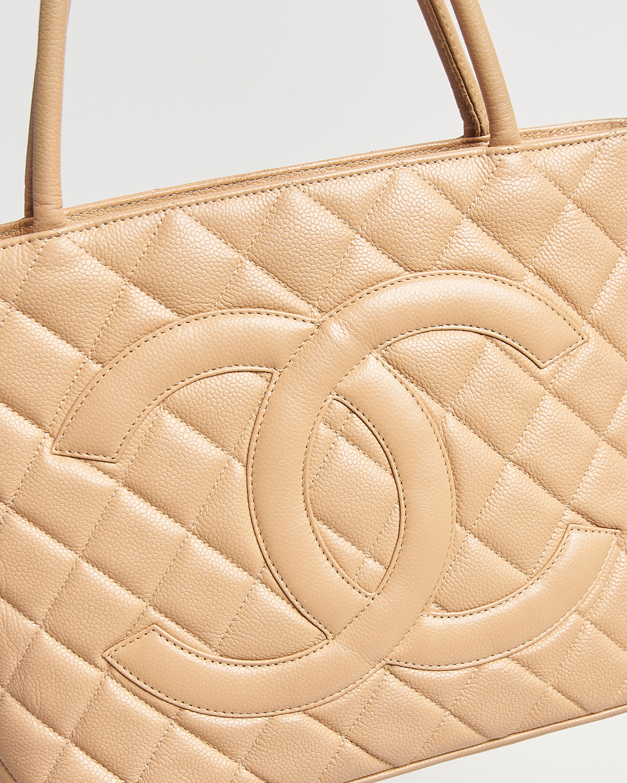 Herr | Gifts for Her | Chanel Pre-Owned | Medallion Tote Bag Caviar Beige