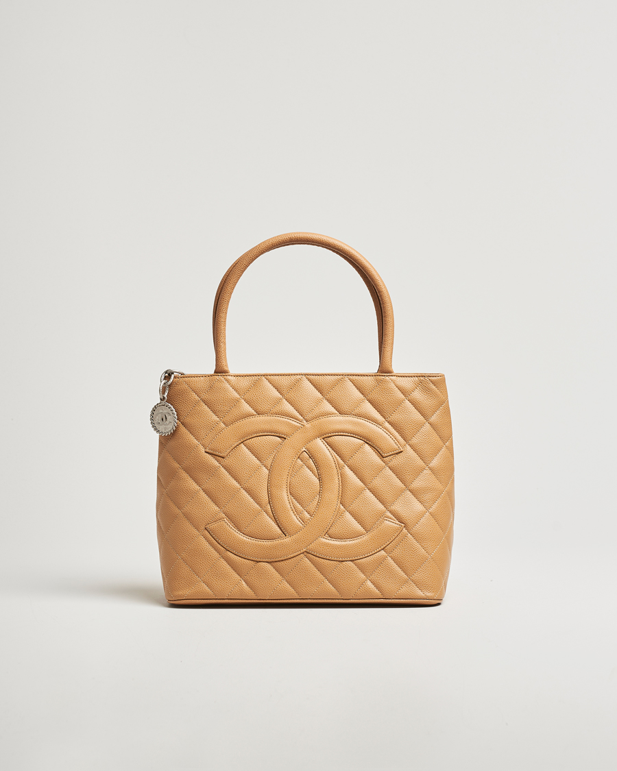 Herr | Chanel Pre-Owned Medallion Tote Quilted Caviar Beige | Chanel Pre-Owned | Medallion Tote Quilted Caviar Beige