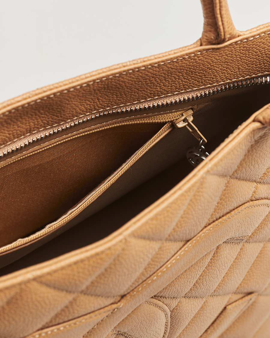 Herr | Chanel Pre-Owned Medallion Tote Quilted Caviar Beige | Chanel Pre-Owned | Medallion Tote Quilted Caviar Beige