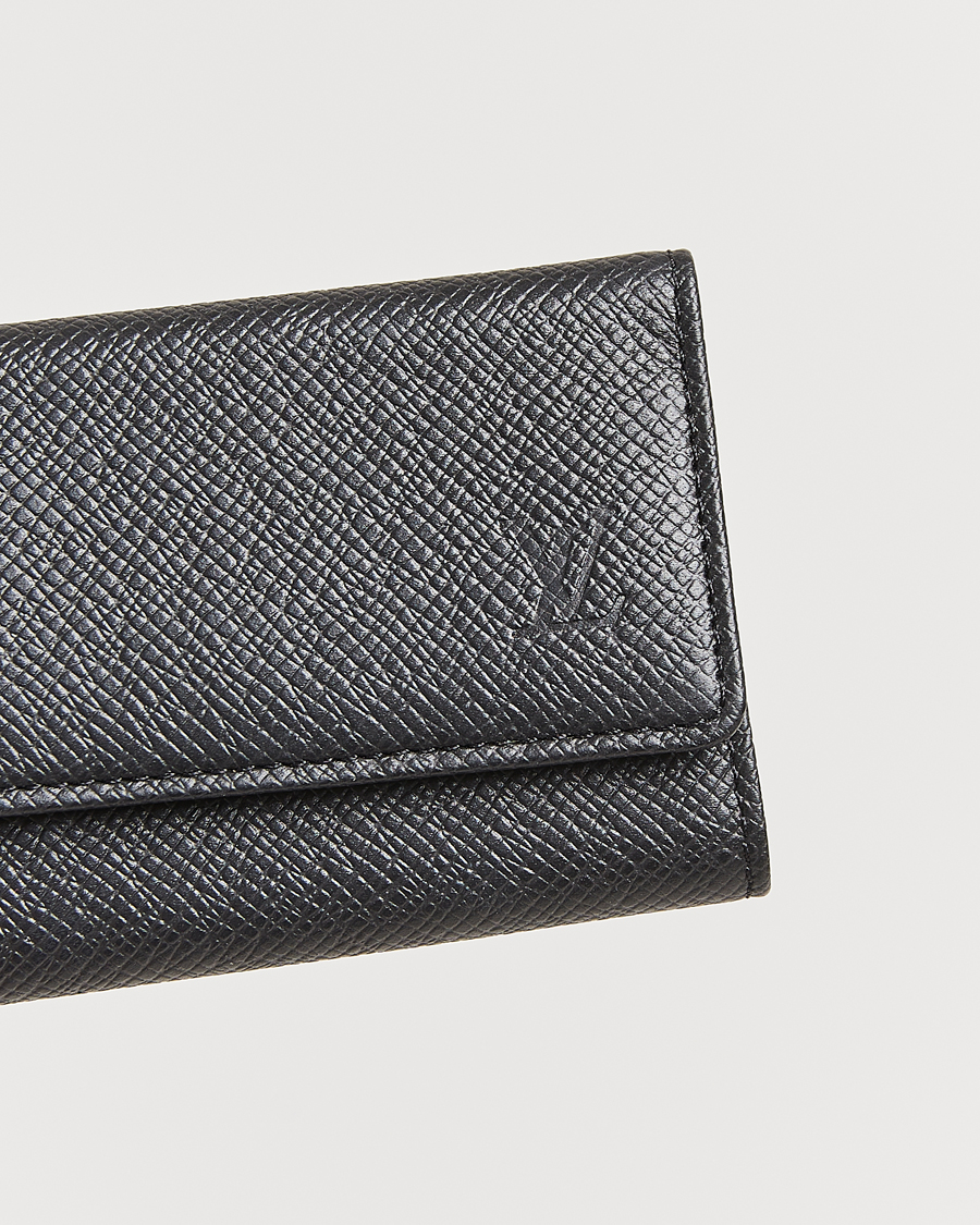 Herr | Louis Vuitton Pre-Owned 6 Key Holder Taiga Black | Louis Vuitton Pre-Owned | 6 Key Holder Taiga Black