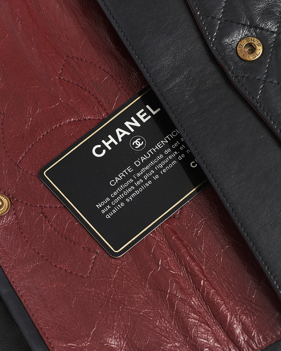 Herr | Gifts for Her | Chanel Pre-Owned | Classic Medium Double Flap Bag Black