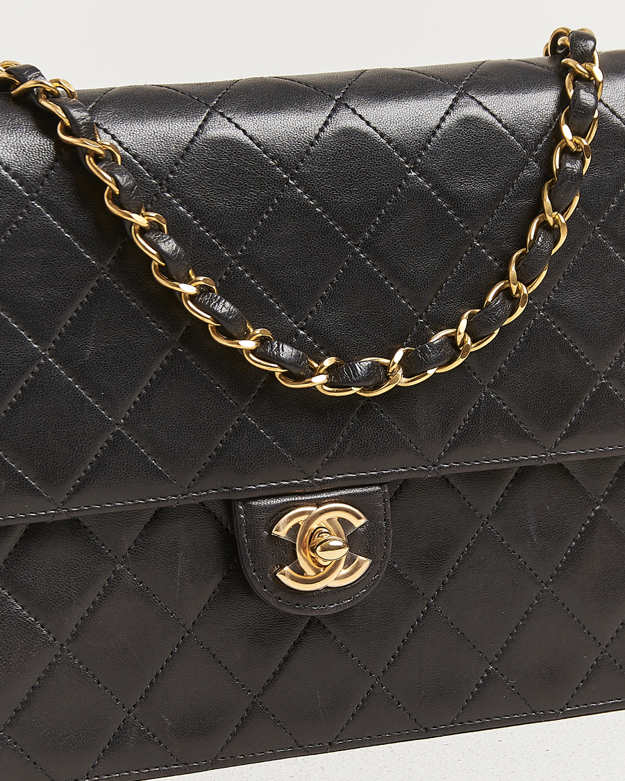 Herr | Chanel Pre-Owned Single Flap Bag Black | Chanel Pre-Owned | Single Flap Bag Black