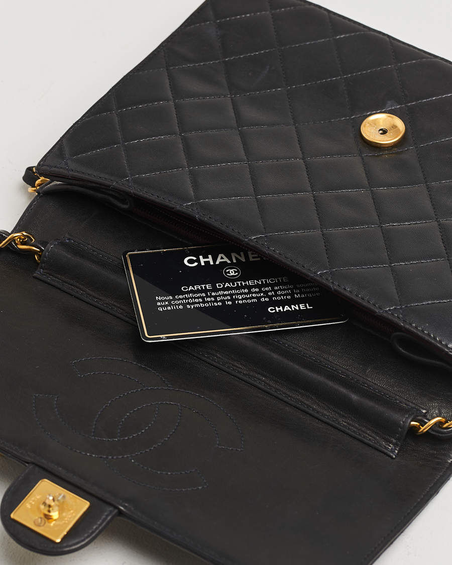 Herr | Gifts for Her | Chanel Pre-Owned | Single Flap Bag Black