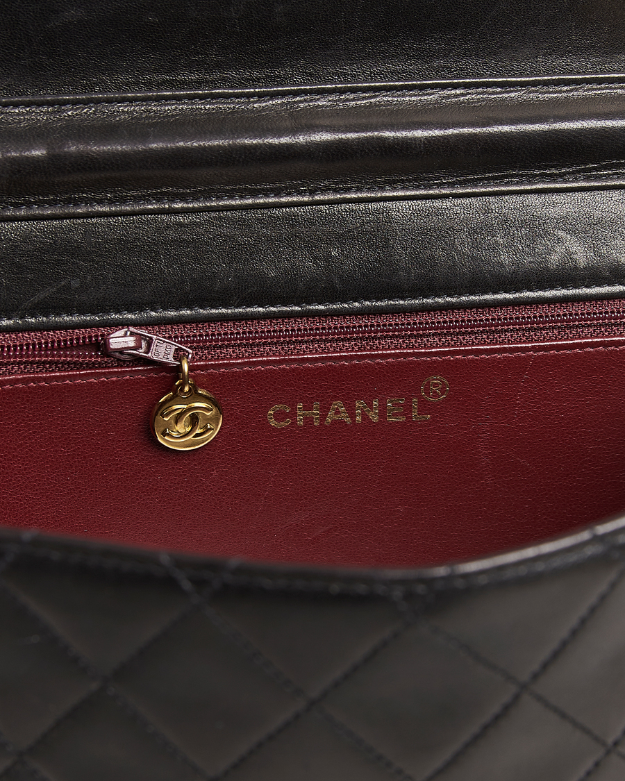 Herr | Chanel Pre-Owned Single Flap Bag Black | Chanel Pre-Owned | Single Flap Bag Black
