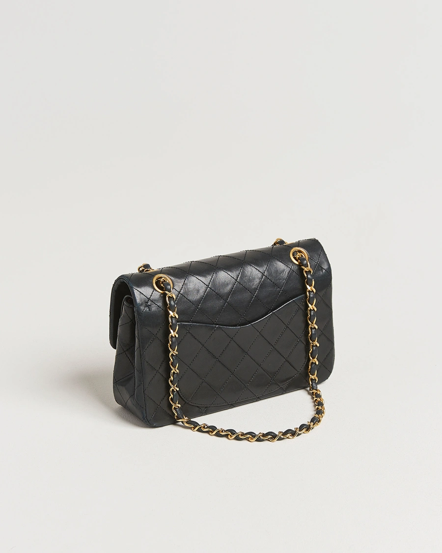 Herr | Gifts for Her | Chanel Pre-Owned | Classic Double Flap Small Lambskin Black