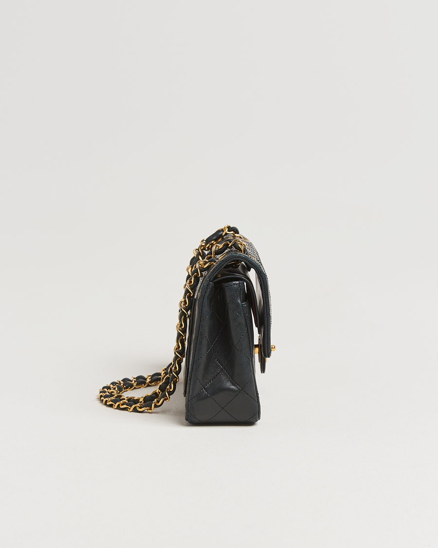 Herr | Gifts for Her | Chanel Pre-Owned | Classic Double Flap Small Lambskin Black