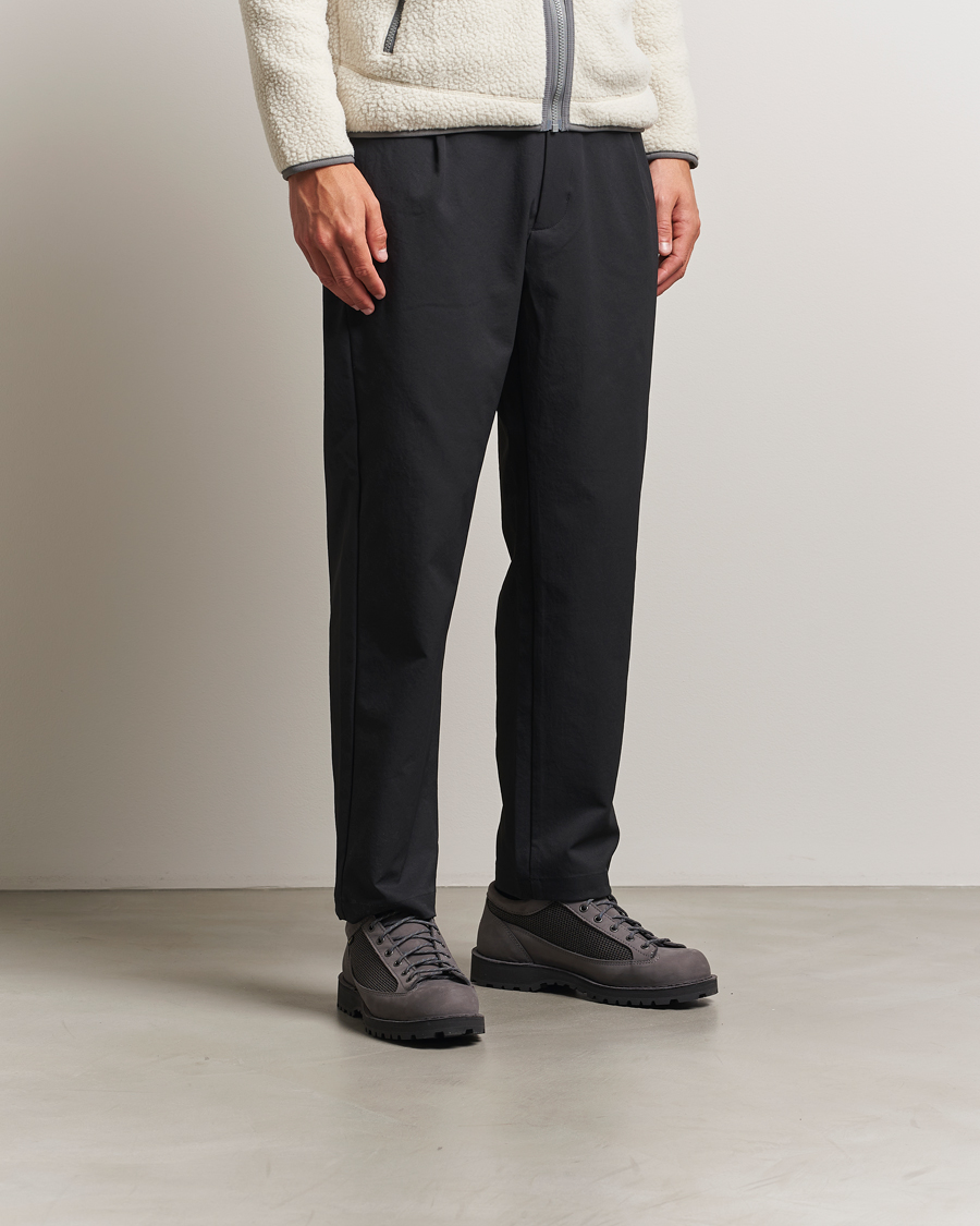 Herr | Kängor | Danner | Field GORE-TEX Low Boot Grey Nubuck