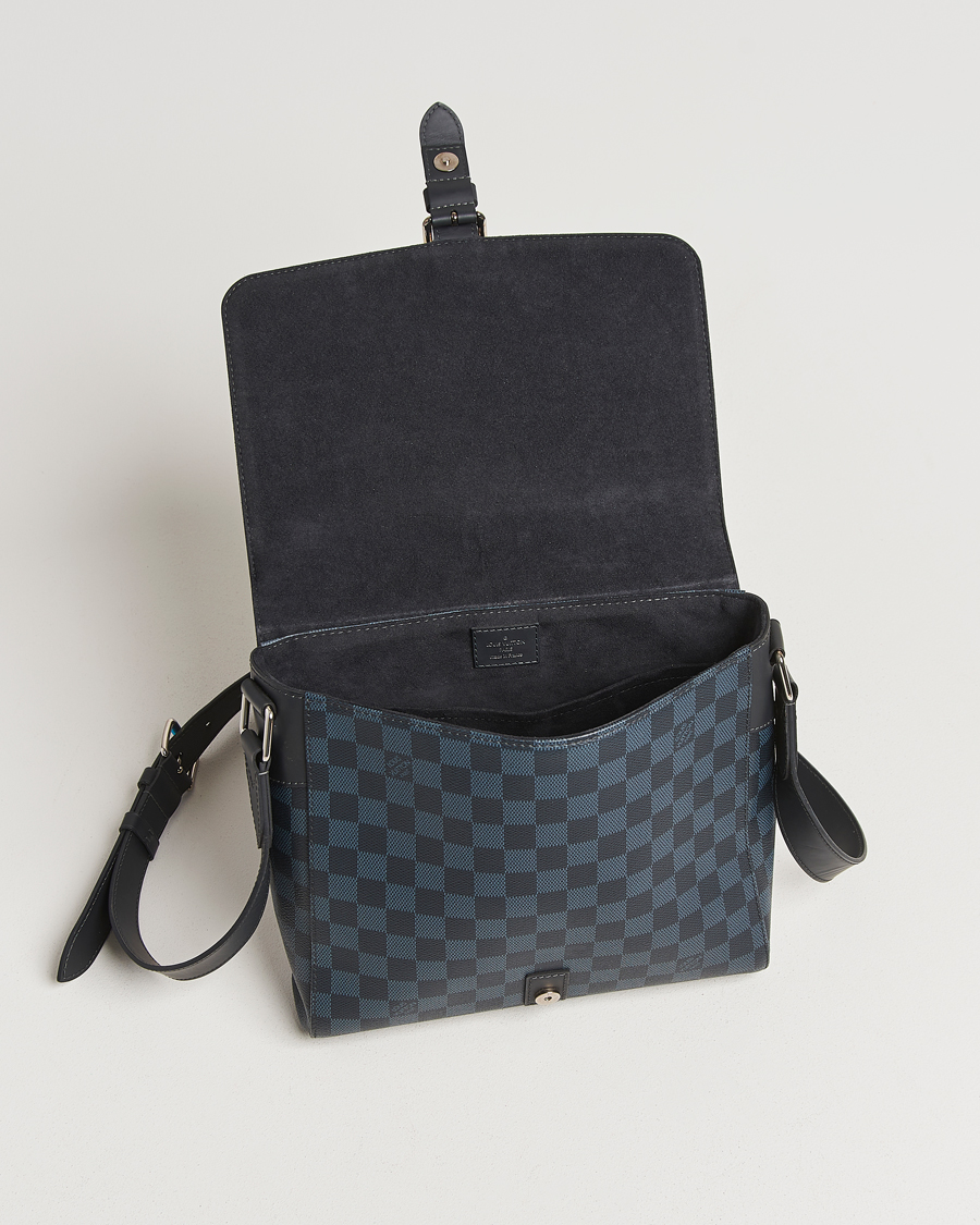 Herr | Pre-Owned & Vintage Bags | Louis Vuitton Pre-Owned | Newport Messenger PM Damier Cobalt