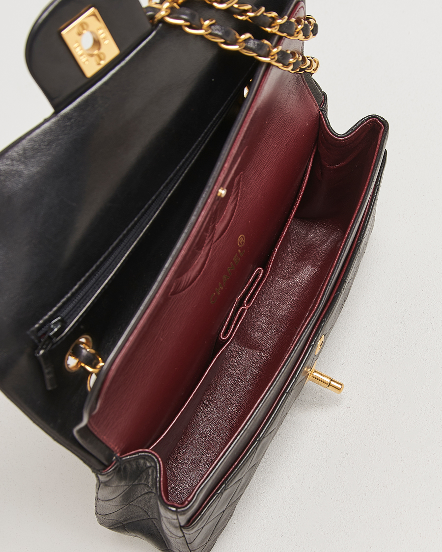 Herr | Gifts for Her | Chanel Pre-Owned | Classic Double Flap Medium Lambskin Black