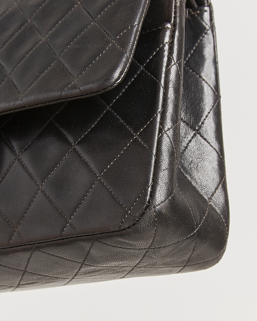 Herr | Gifts for Her | Chanel Pre-Owned | Classic Double Flap Medium Lambskin Black
