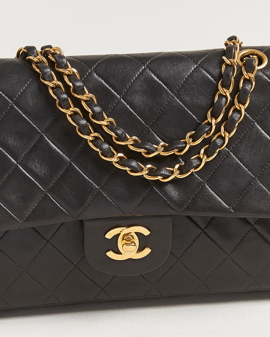 Herr | Gifts for Her | Chanel Pre-Owned | Classic Double Flap Medium Lambskin Black