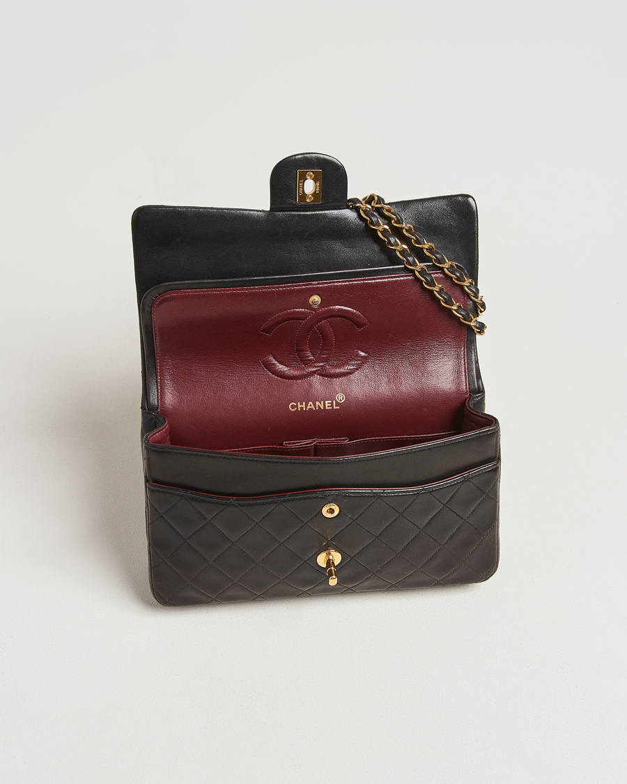 Herr | Gifts for Her | Chanel Pre-Owned | Classic Double Flap Medium Lambskin Black