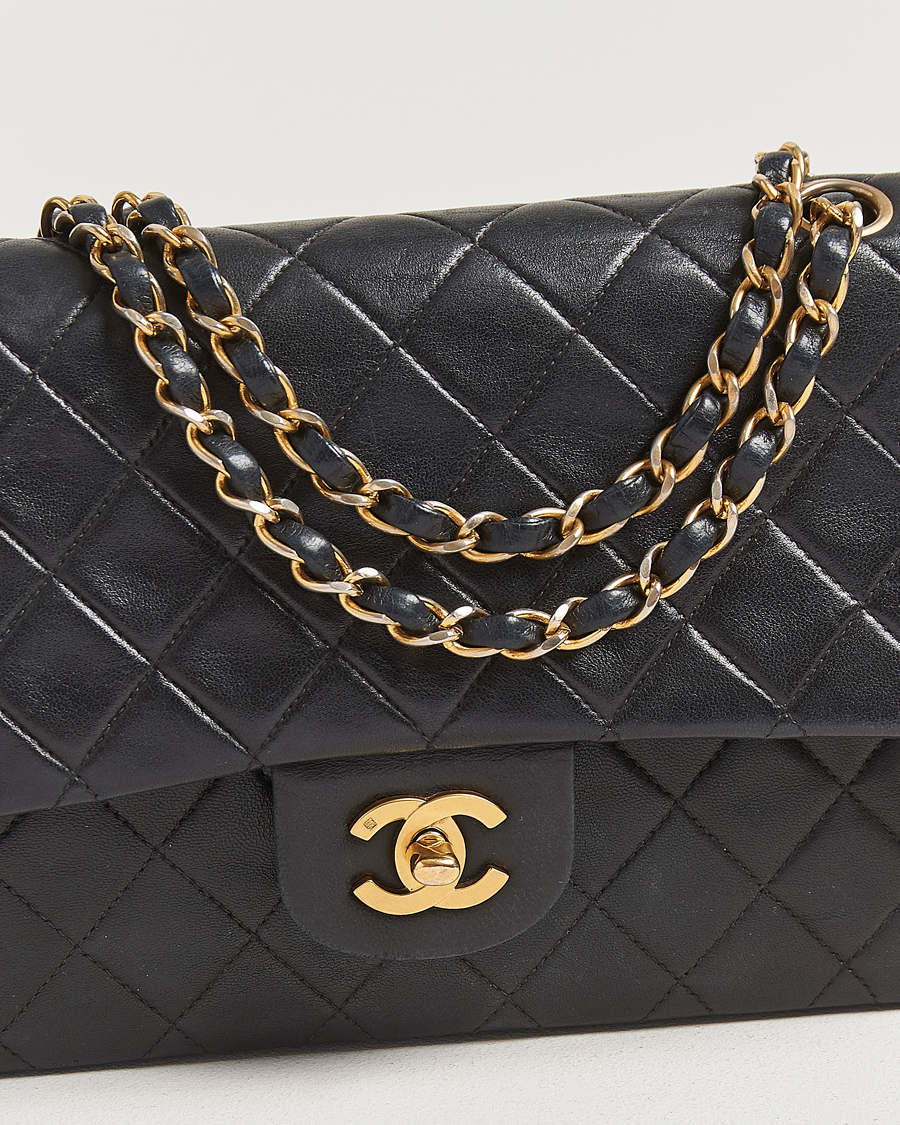 Herr | Gifts for Her | Chanel Pre-Owned | Classic Double Flap Medium Lambskin Black