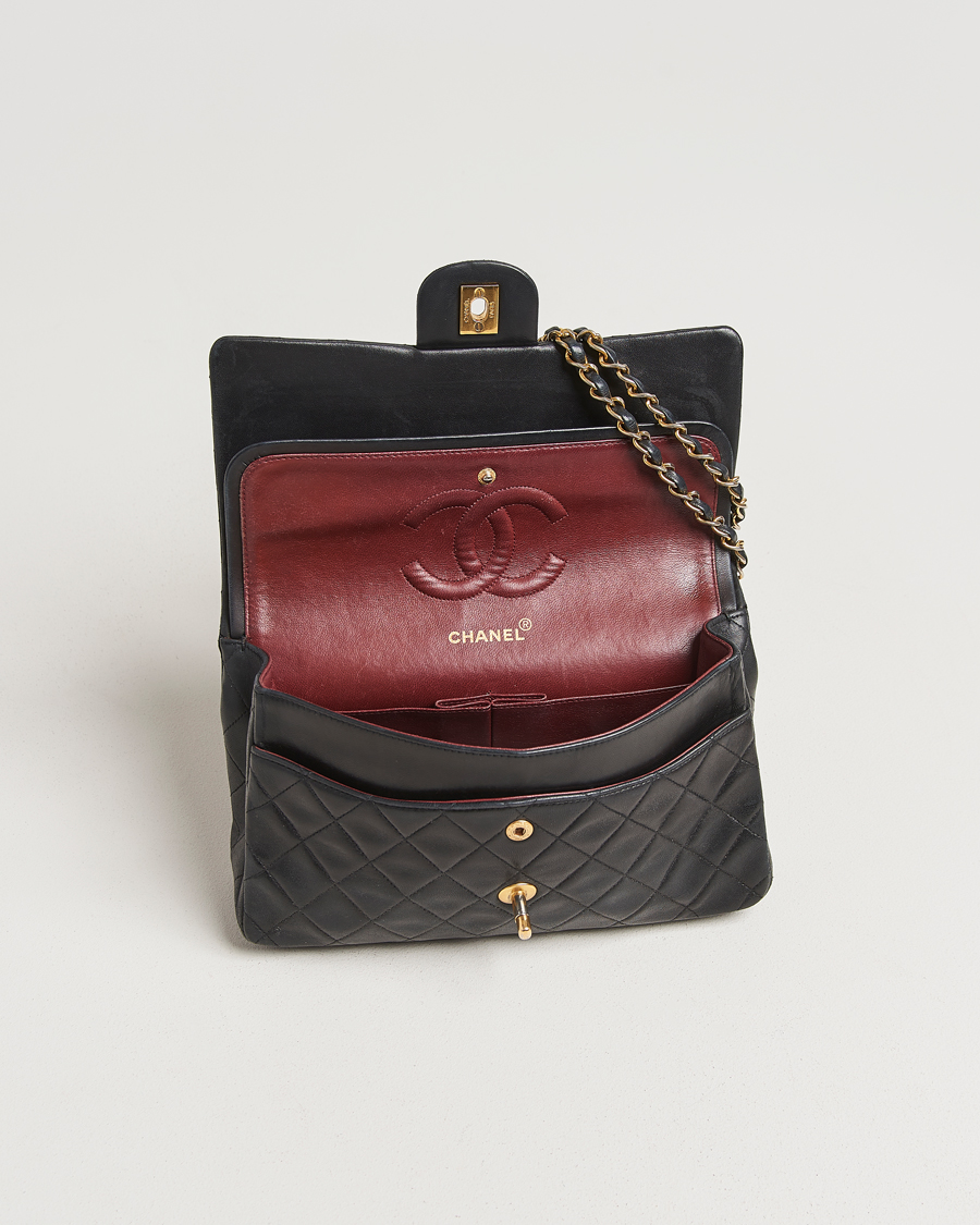 Herr | Gifts for Her | Chanel Pre-Owned | Classic Double Flap Medium Lambskin Black