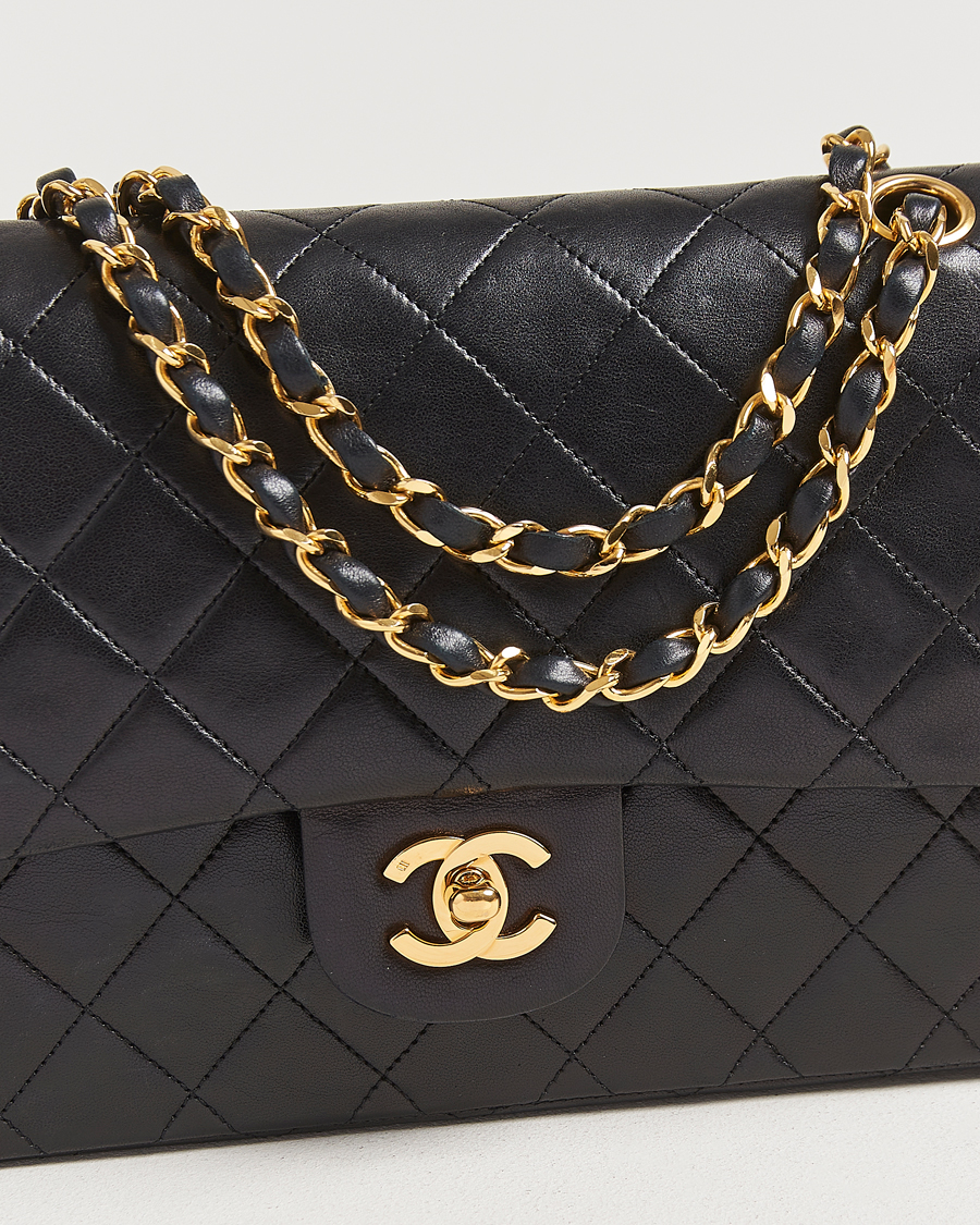 Herr | Gifts for Her | Chanel Pre-Owned | Classic Double Flap Medium Lambskin Black