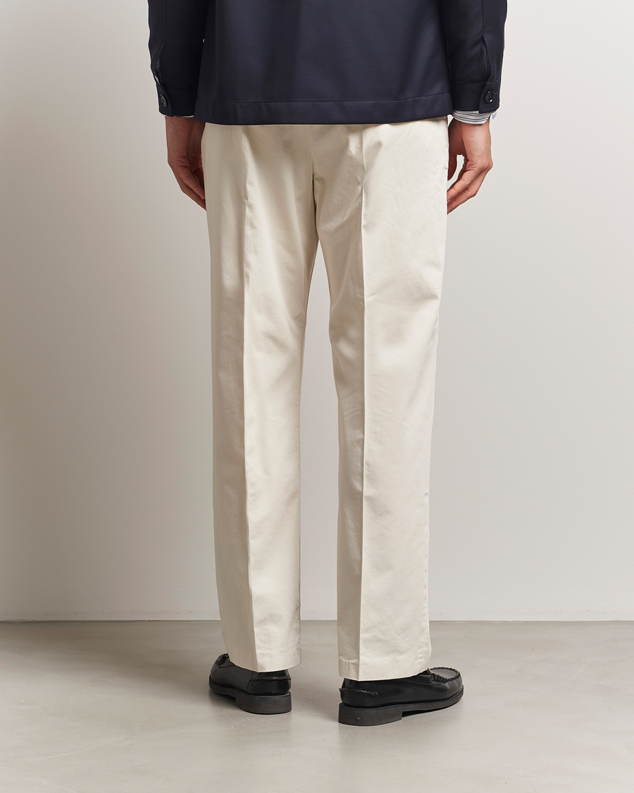 Herr | Byxor | NN07 | Paw Relaxed Fit Pleated Chinos Ivory
